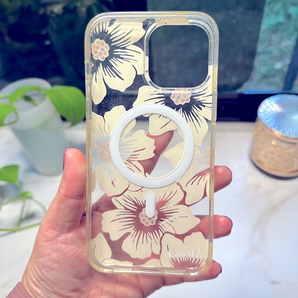 iPhone 13 Pro Max case - Picture 2 of 3